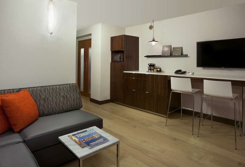 ジュニアスイート, Hilton Toronto Airport Hotel & Suites