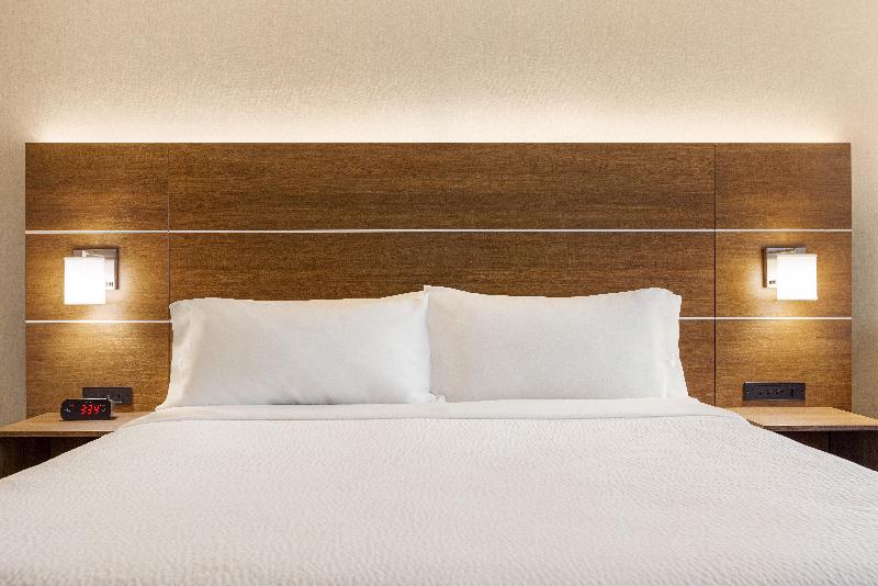 스탠다드 룸 킹사이즈 침대, Holiday Inn Express Vancouvermetrotown