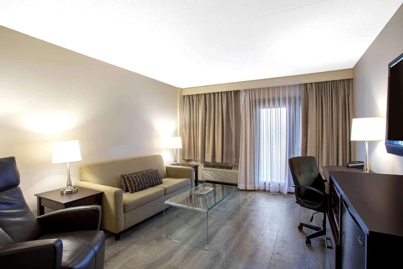 Стандартный Номер Кровать Кинг, Quality Inn & Conference Centre Kingston Central