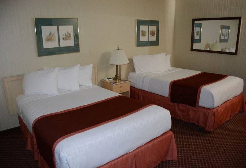 Номер Стандарт 2 Двуспальные Кровати, Travelodge By Wyndham Lethbridge
