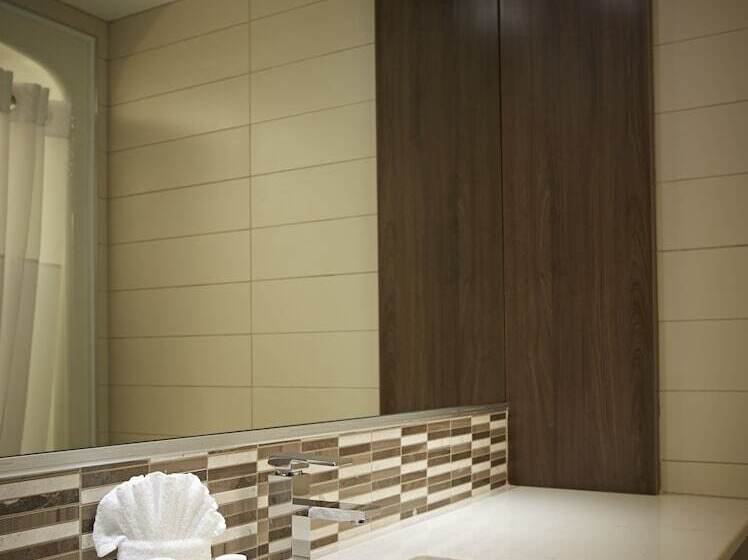 디럭스 룸, Quality Inn Rouynnoranda