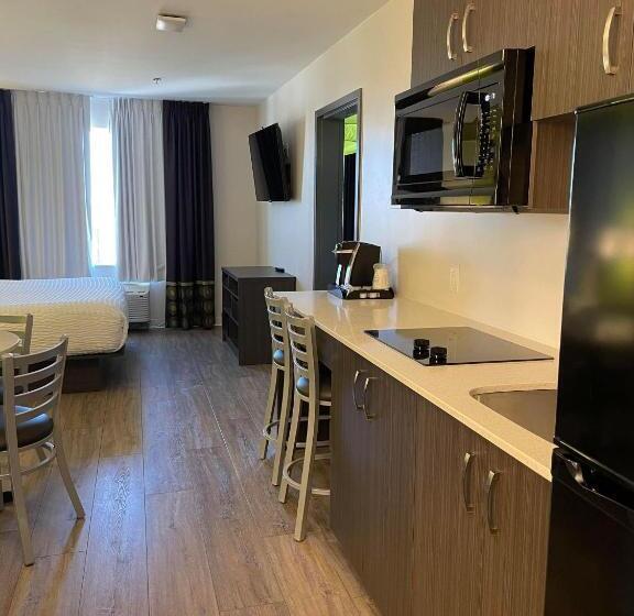 آپارتمان 1 خوابه, Super 8 By Wyndham Winnipeg East Mb