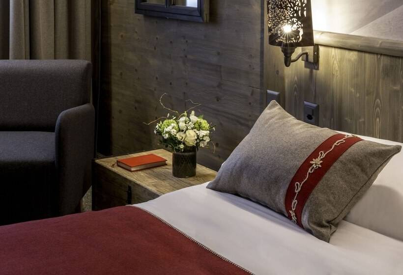 Standard Room, Edelweiss Manotel