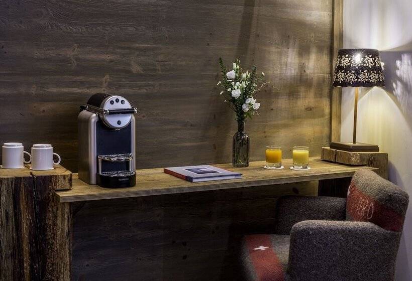 Executive Triple, Edelweiss Manotel