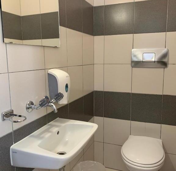 Bed in Shared Room with Shared Bathroom, &hostel Montarina