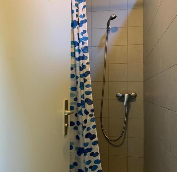 Bed in Shared Room with Shared Bathroom, &hostel Montarina