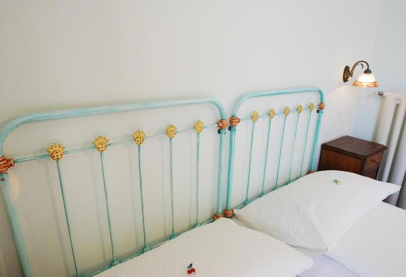 اتاق استاندارد با سرویس بهداشتی مشترک, &hostel Montarina