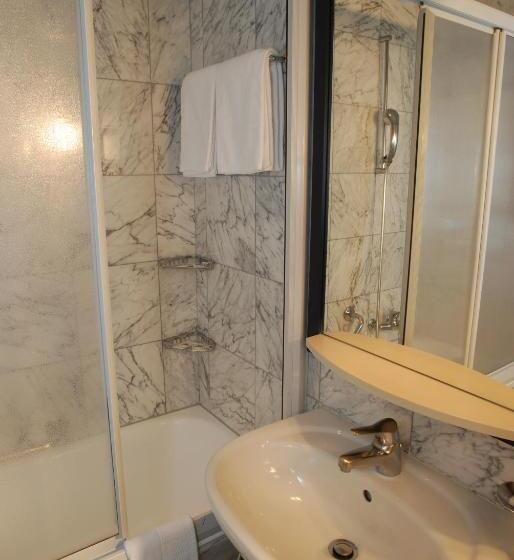 اتاق استاندارد یک نفره, &hostel Montarina