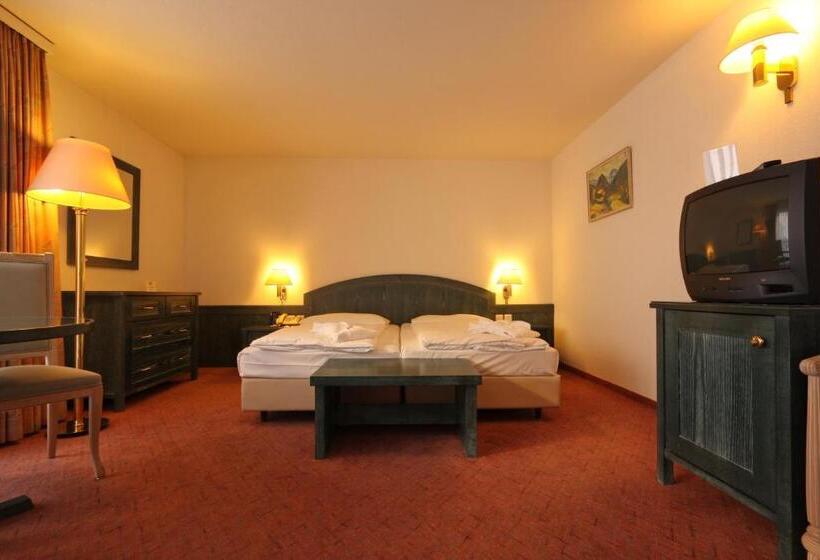 سوییت جونیور با بالکن, Central Sporthotel Davos