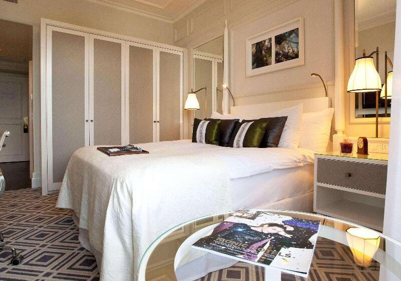 اتاق استاندارد با چشم‌انداز دریاچه, Fairmont Le Montreux Palace