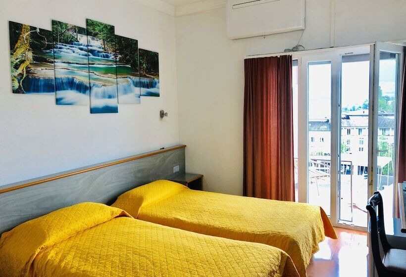 Standart Oda, Garni Montaldi