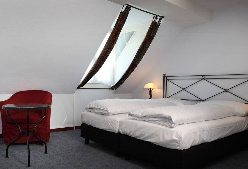 اتاق لوکس, Montana Zurich