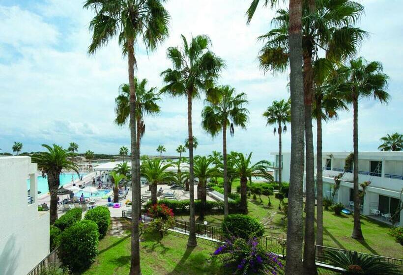 اتاق اساندارد با چشم‌انداز جانبی به دریا, Dome Beach Marina Hotel & Resort