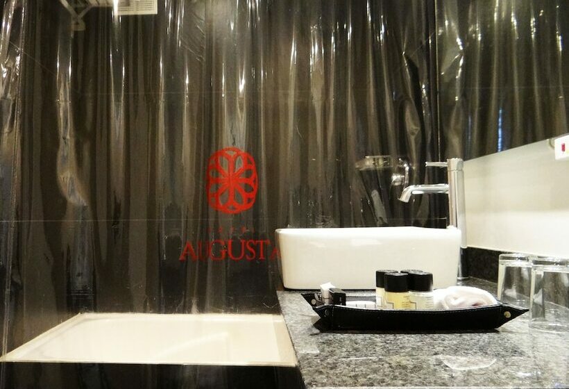 小型套房, Augusta