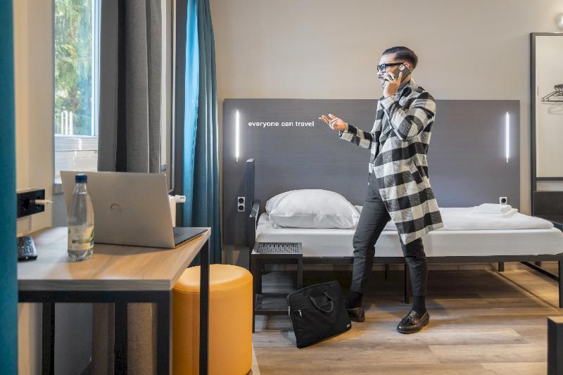 Economy Zimmer, Bristol Berlin