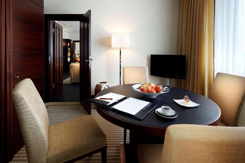 Suite, Bristol Berlin