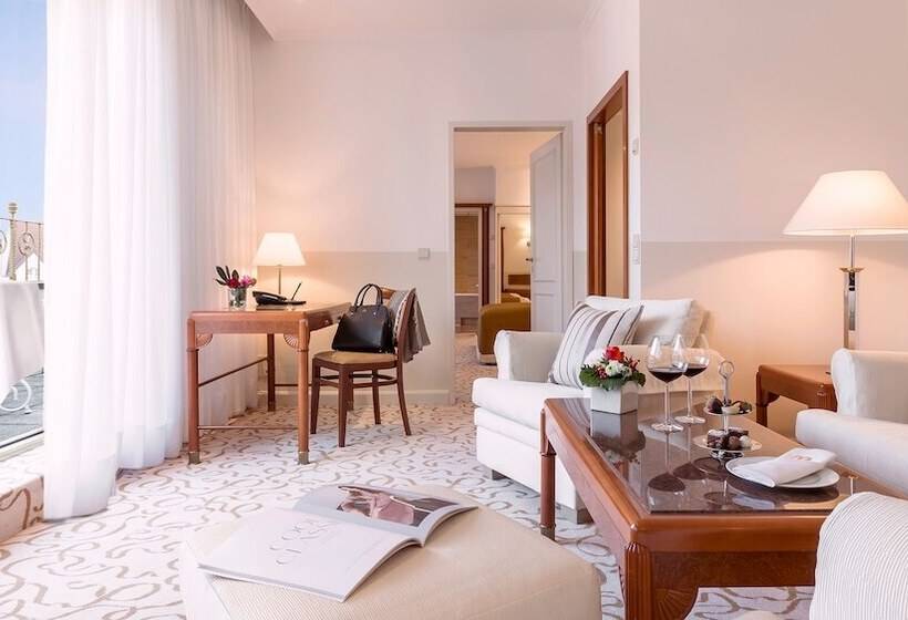 Suite, Bristol Berlin