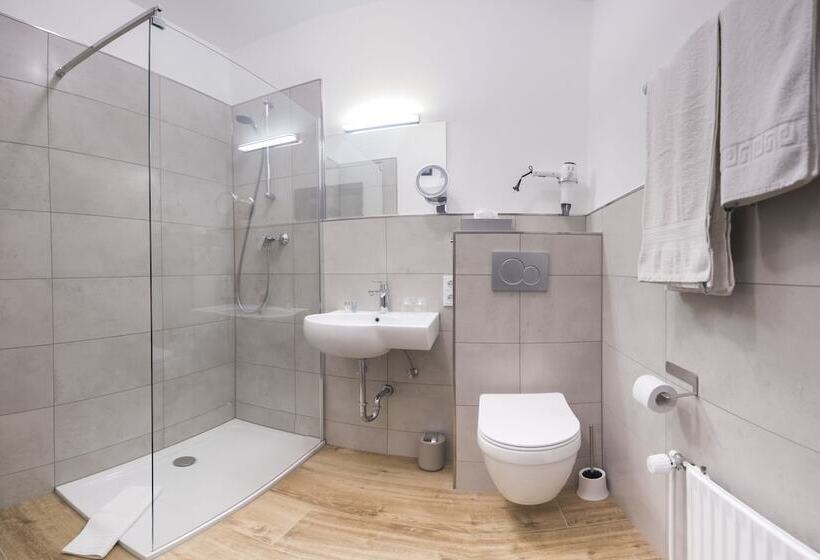 Четырехместный Номер Стандарт, Wiesengrund Business & Boutique