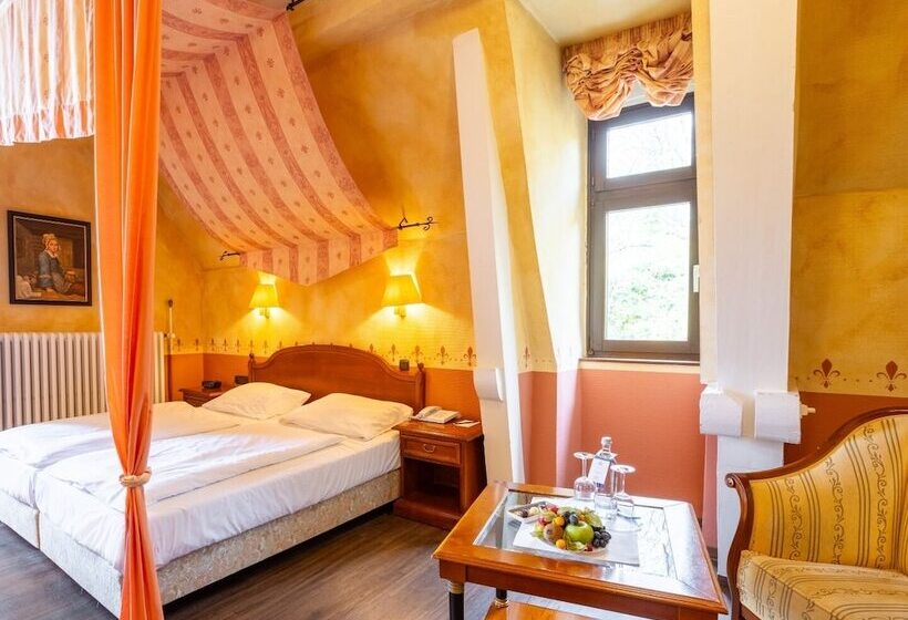 اتاق سوپریور, Burghotel Staufenberg