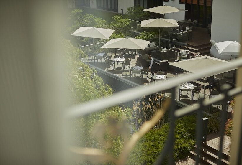 سوییت جونیور, Hilton Frankfurt Gravenbruch
