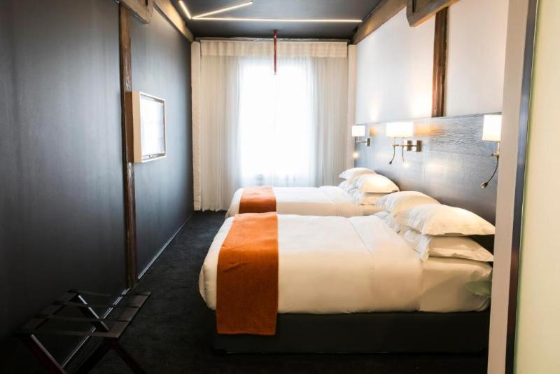 سوییت جونیور, Hilton Frankfurt Gravenbruch
