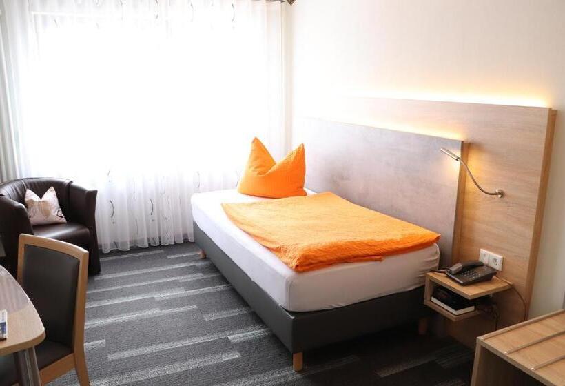 Quarto Estandar Individual, Restaurant Berghof