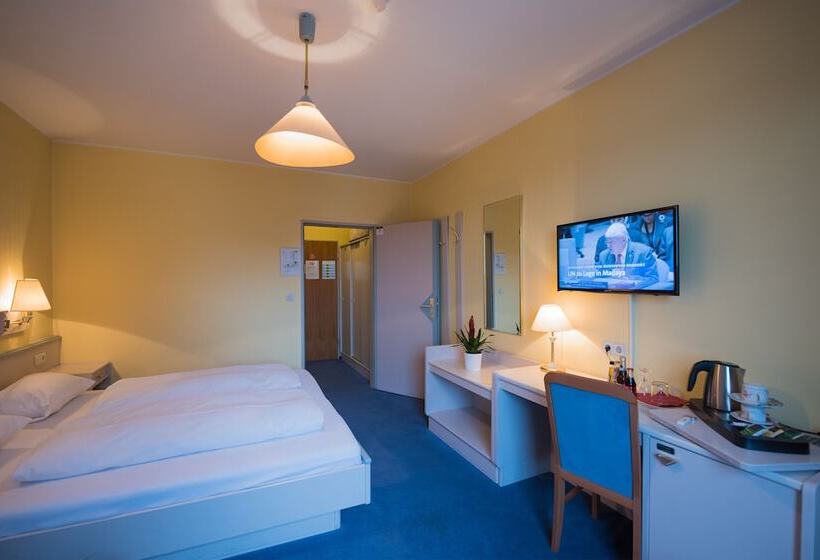 اتاق استاندارد سه نفره, Tagungshotel Höchster Hof
