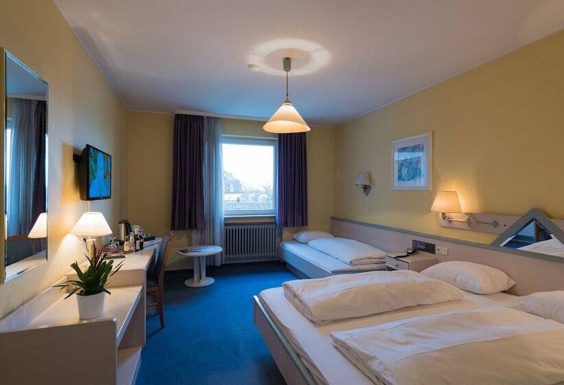 اتاق استاندارد سه نفره, Tagungshotel Höchster Hof