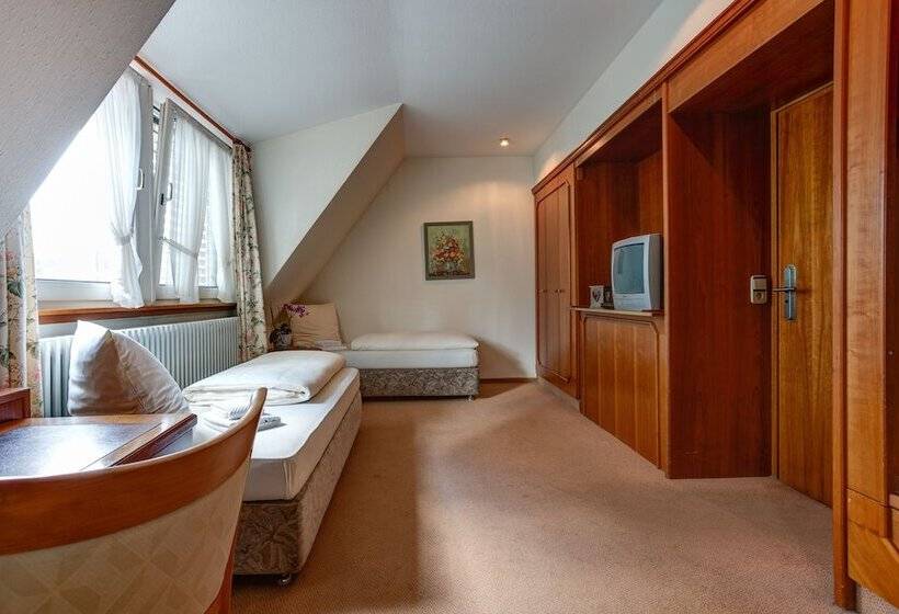 Четырехместный Номер Стандарт, Centro Hotel Stern, Trademark Collection By Wyndham