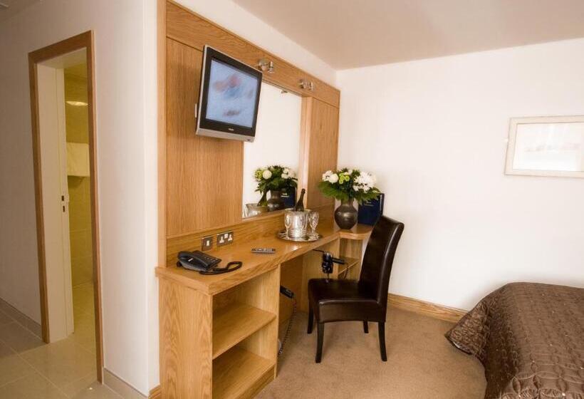 Standard Single Room Single Bed, Blooms