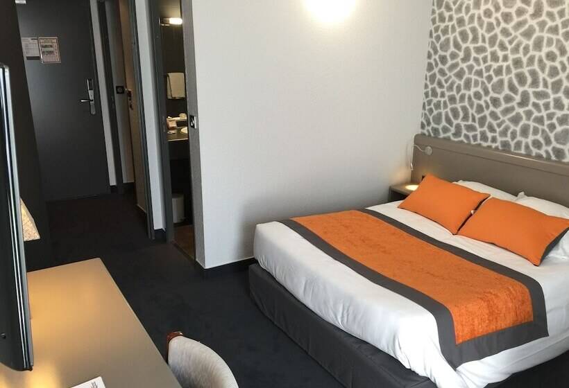 Четырехместный Номер Стандарт, Brit Hotel Golfhotel Saint Samson