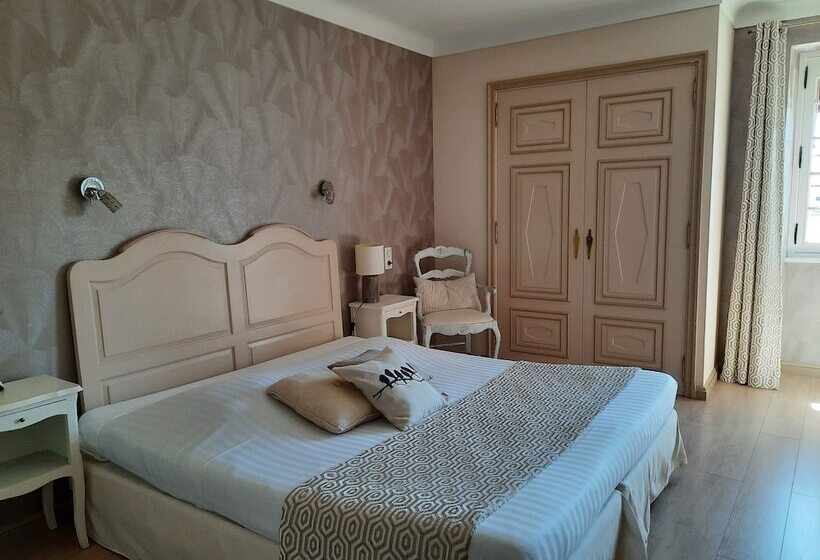 Номер Стандарт, Hôtel Les Deux Magots