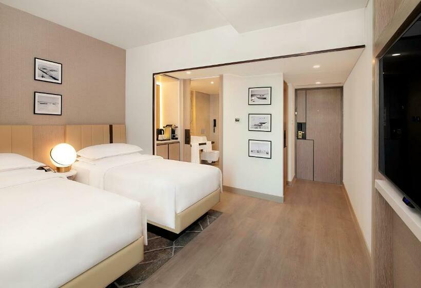Номер Классический Вид на Город, Sheraton Abu Dhabi Hotel & Resort