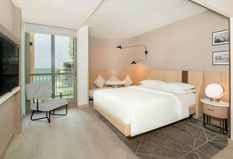 Номер Клуб, Sheraton Abu Dhabi Hotel & Resort
