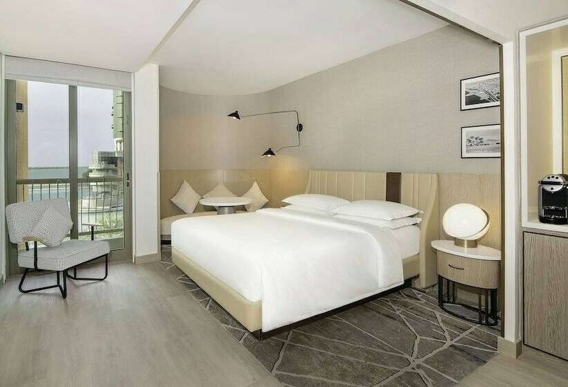 Номер Классика Двуспальная Кровать, Sheraton Abu Dhabi Hotel & Resort