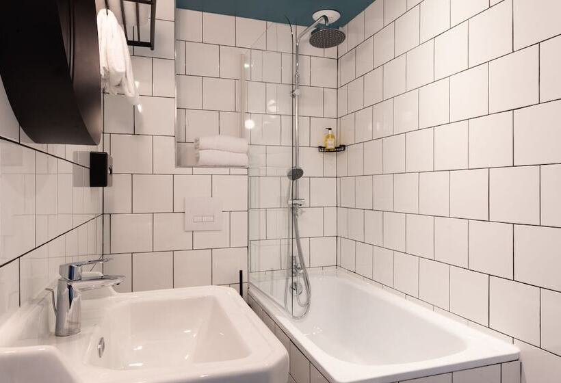 Номер Стандарт Трехместный, Bristol Reims