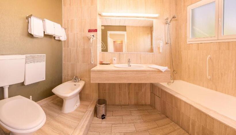 Студия Стандарт, Logis Hôtel Cartier