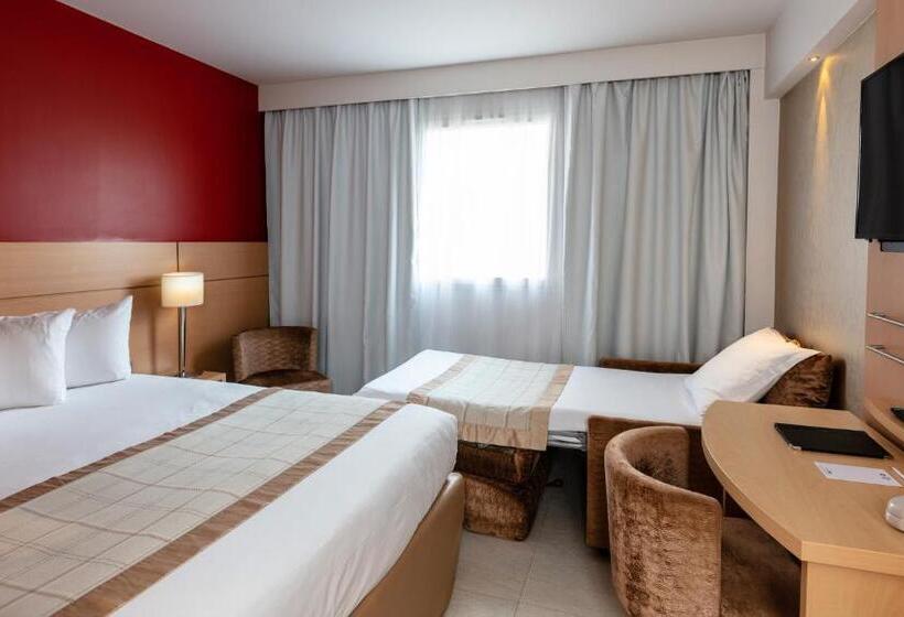 Трехместный Номер Базовый, Best Western Plus Le Lavarin