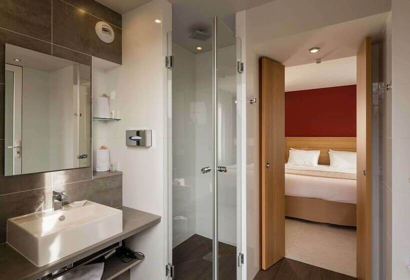 Номер Executive, Best Western Plus Le Lavarin