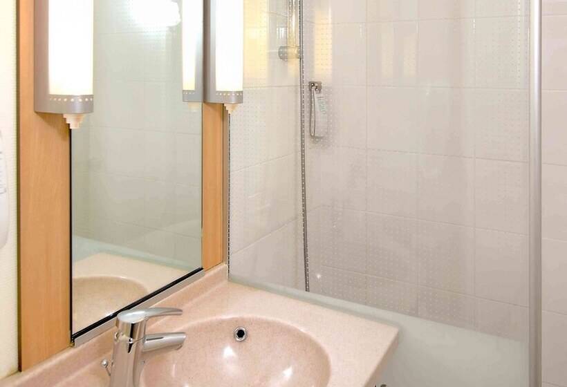 Номер Стандарт, Ibis Paris Porte D'italie