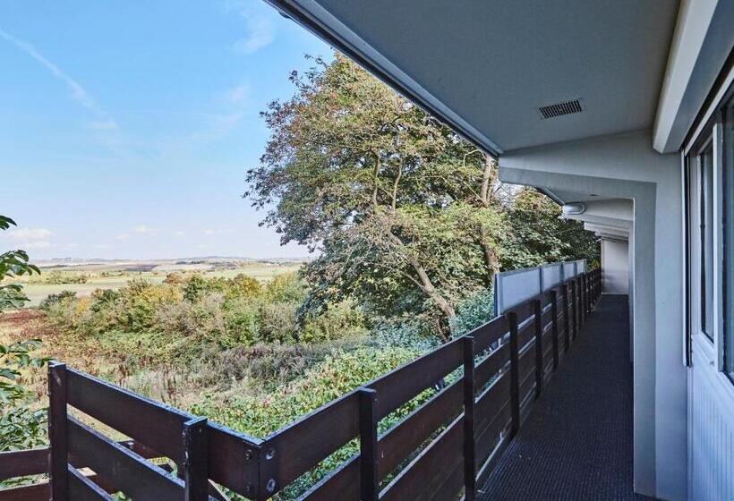 Номер Стандарт, Kyriad Paris Nord  Ecouen La Croix Verte