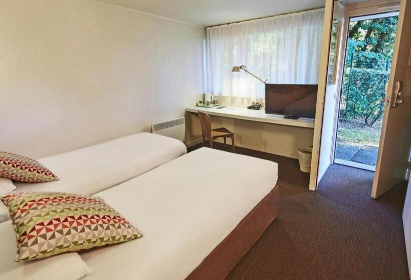 Номер Стандарт, Kyriad Paris Nord  Ecouen La Croix Verte