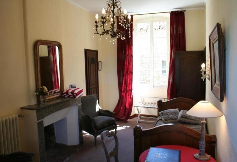 اتاق استاندارد سه نفره, Hostellerie Le Beffroi
