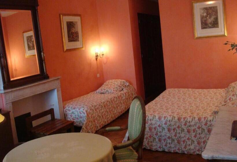 اتاق استاندارد سه نفره, Hostellerie Le Beffroi