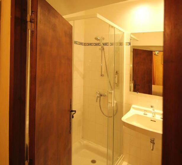 اتاق استاندارد یک نفره, Hostellerie Le Beffroi