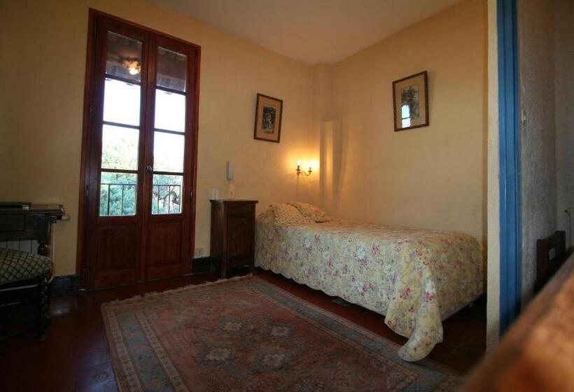اتاق استاندارد یک نفره, Hostellerie Le Beffroi