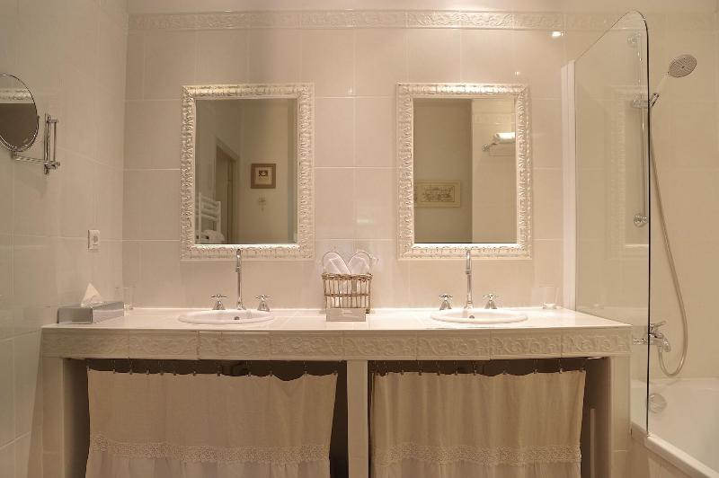 سوییت جونیور, Les Glycines   Hôtel & Spa   Teritoria