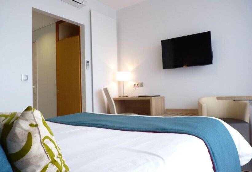 Номер Superior Одноместный, Logis Hôtel Notre Dame   Restaurant Ouvert Midi Et Soir Sauf Dimanche Soir