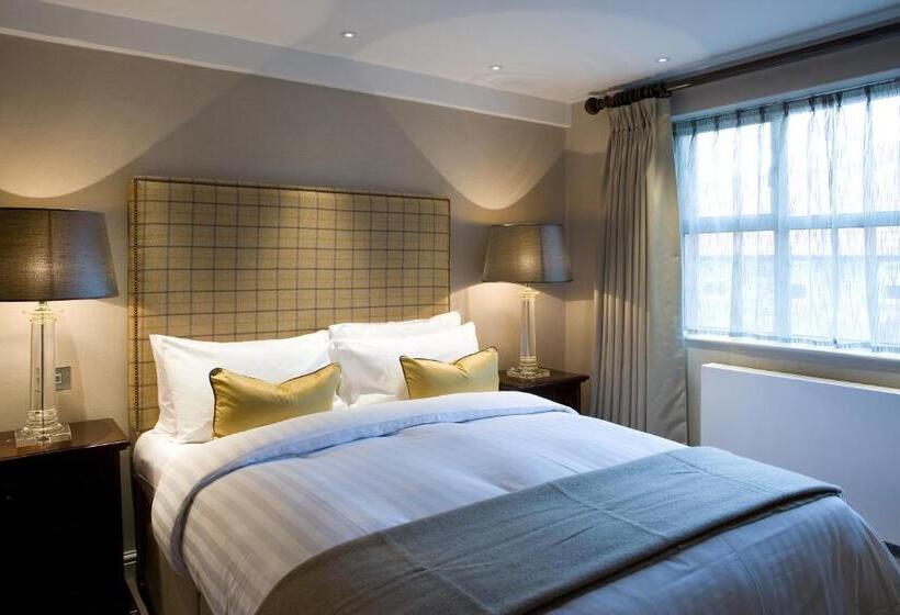 Номер Deluxe Кровать Кинг, Castle Hotel & Apartments