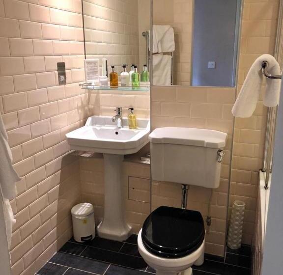 Номер Deluxe Кровать Кинг, Castle Hotel & Apartments